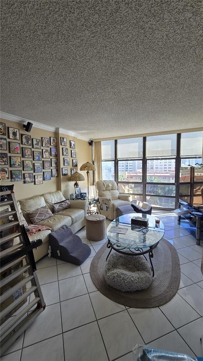 Building Photo - 2017 S Ocean Dr