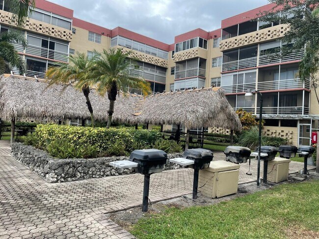 Building Photo - 404 NW 68th Ave