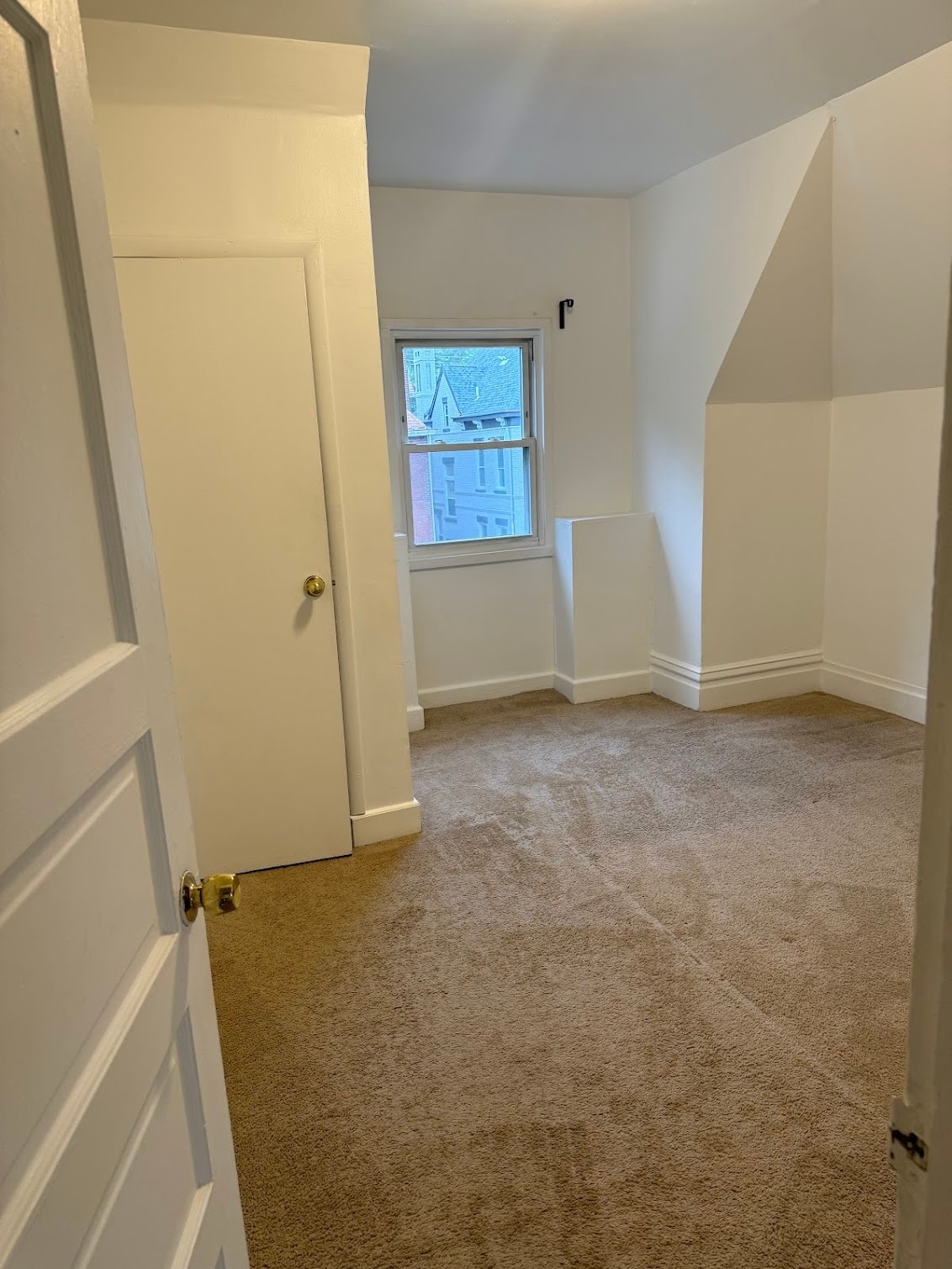 Building Photo - 370 S Negley Ave