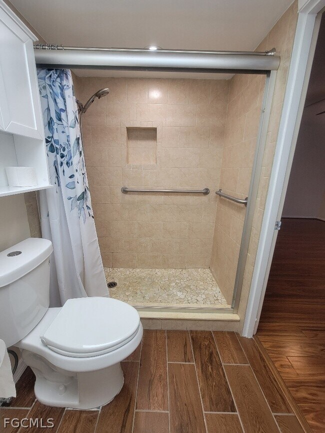 Building Photo - 1372 Archer St