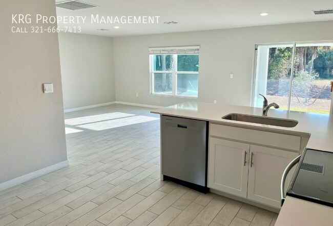 Building Photo - 5029 S Rosebud Cir