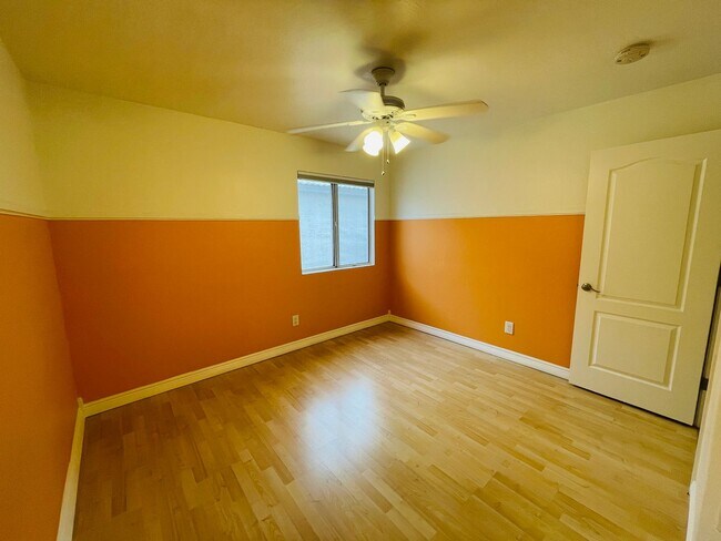 Building Photo - Prime Tempe Location!