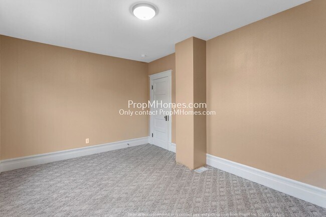 Building Photo - Beautiful Three Bedroom Home in the Heart of Oregon City!