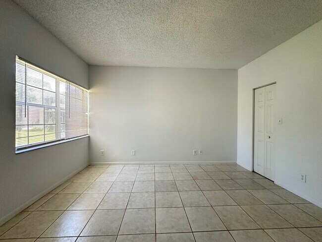 Building Photo - 891 Cypress Park Way