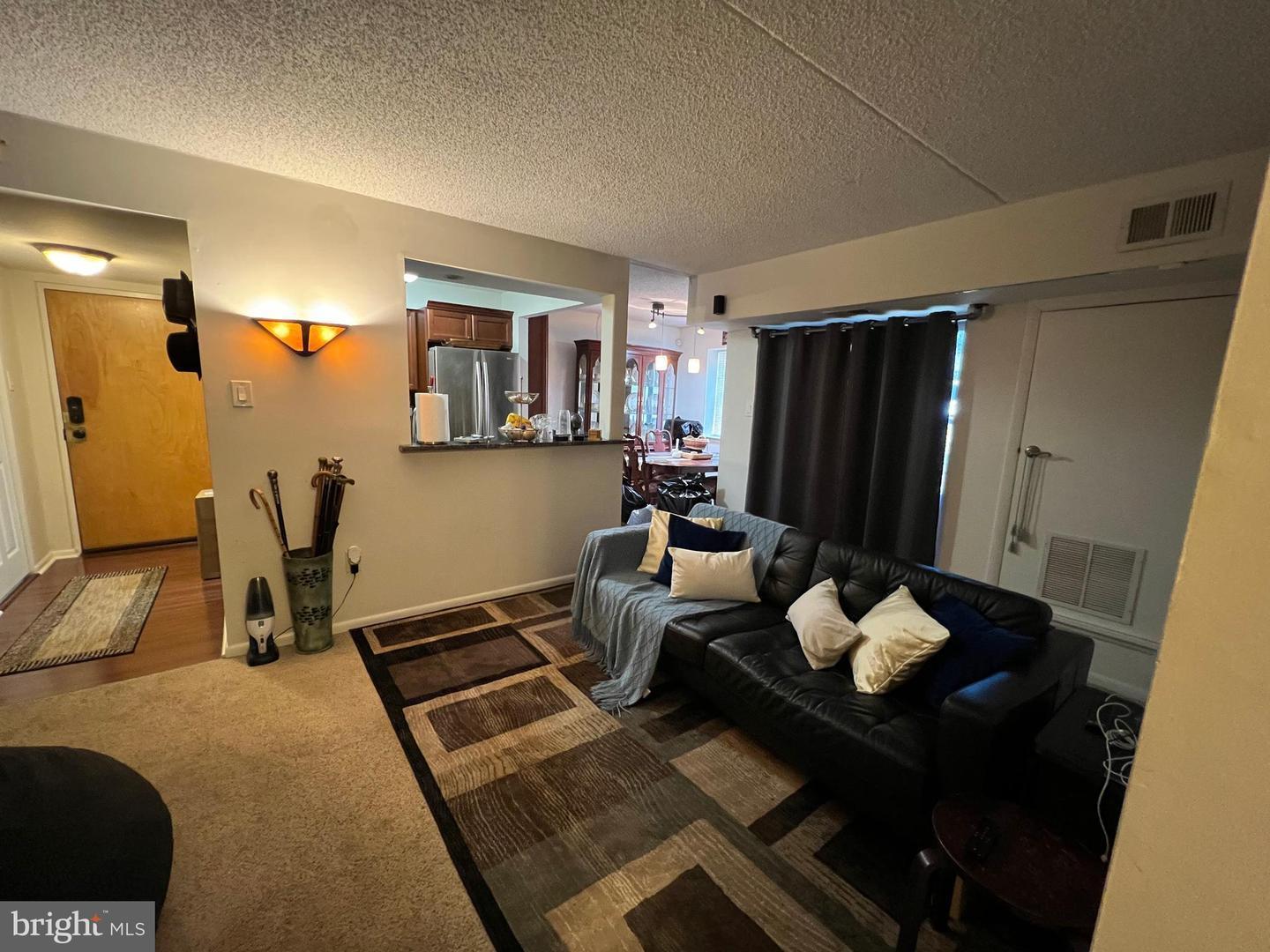 Building Photo - 3304 Valley Dr