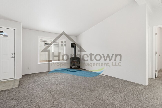 Building Photo - 2 Bedroom 2 Bathroom Home with Attached 2-Car Garage Available in Athol!