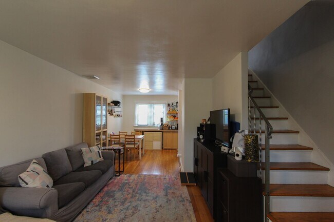Building Photo - Cherniss Townhouses