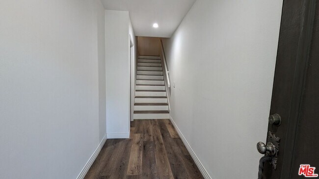 Building Photo - 1696 Palisades Dr