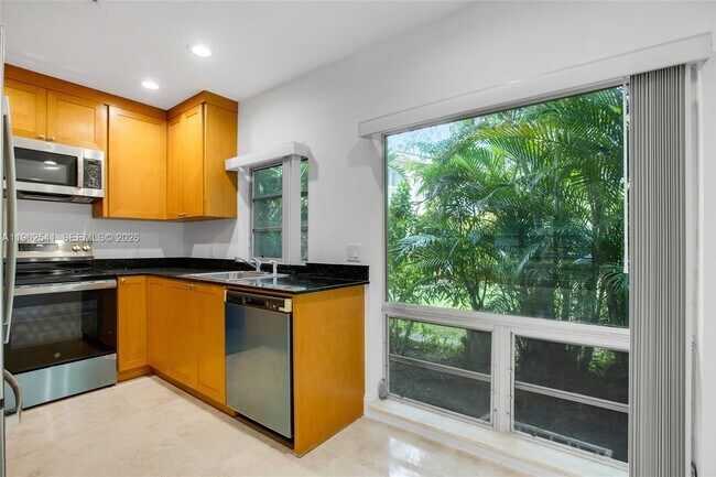 Building Photo - 50 Park Dr