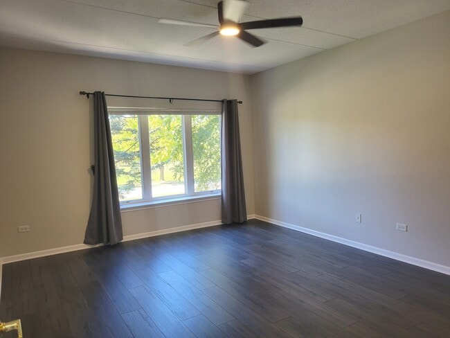 Building Photo - 3451 N Carriageway Dr