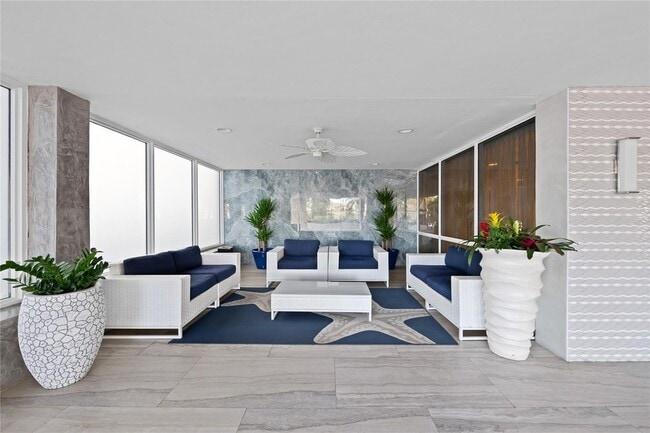 Building Photo - 3850 Galt Ocean Dr