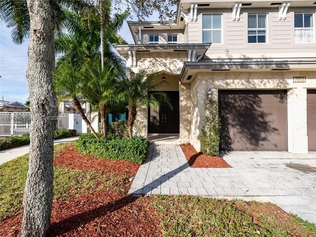 Building Photo - 7010 NW 106th Ave