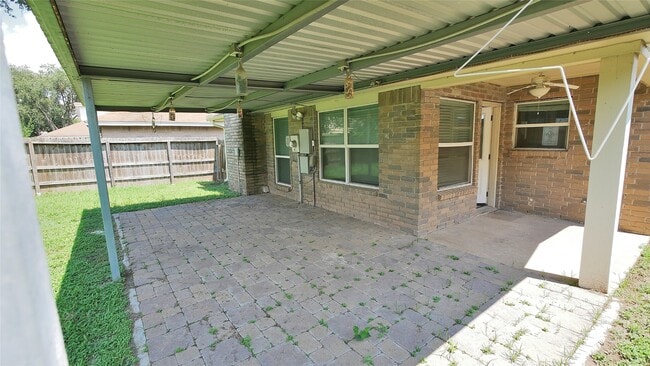 Building Photo - 4315 Field Meadow Dr