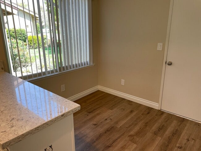 Building Photo - Charming & Modern Capri Model Home for Rent in Leisure Village