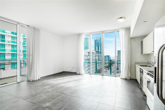 Primary Photo - 350 NE 24th St