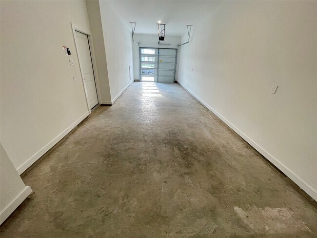 Building Photo - 16518 Amber Patina Ln