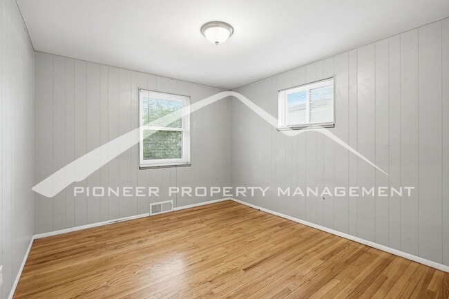 Building Photo - 4564 E Mexico Ave