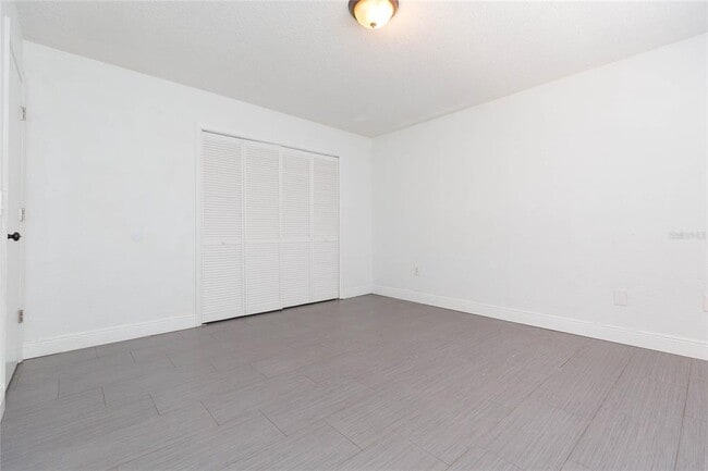 Building Photo - 2307 Lincoln Ct