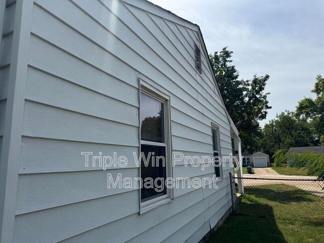 Building Photo - 6403 Inlet Ct