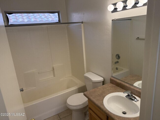 Building Photo - 12213 N Makayla Canyon Dr