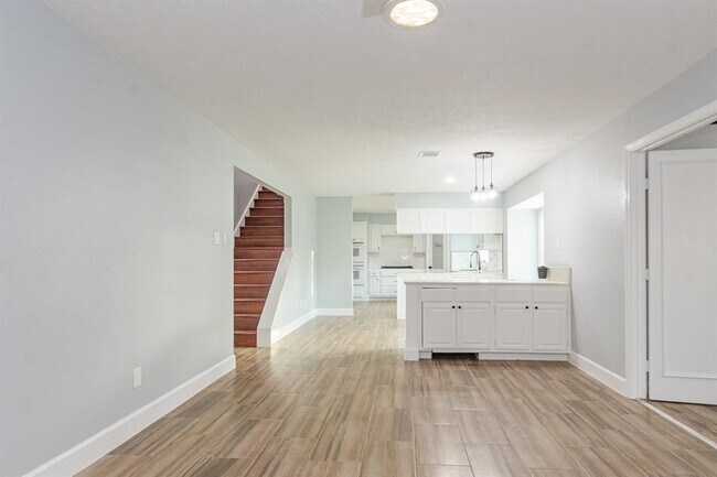 Building Photo - 8611 Spruce Mill Dr
