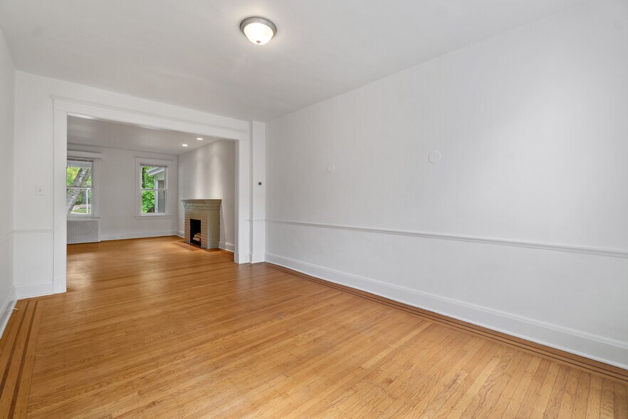 Building Photo - 2926 Wyman Pky