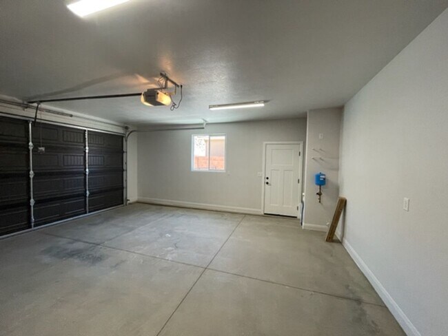 Building Photo - 2446 S 630 W