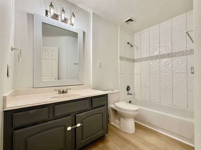 Building Photo - 12747 Silver Rod Ln