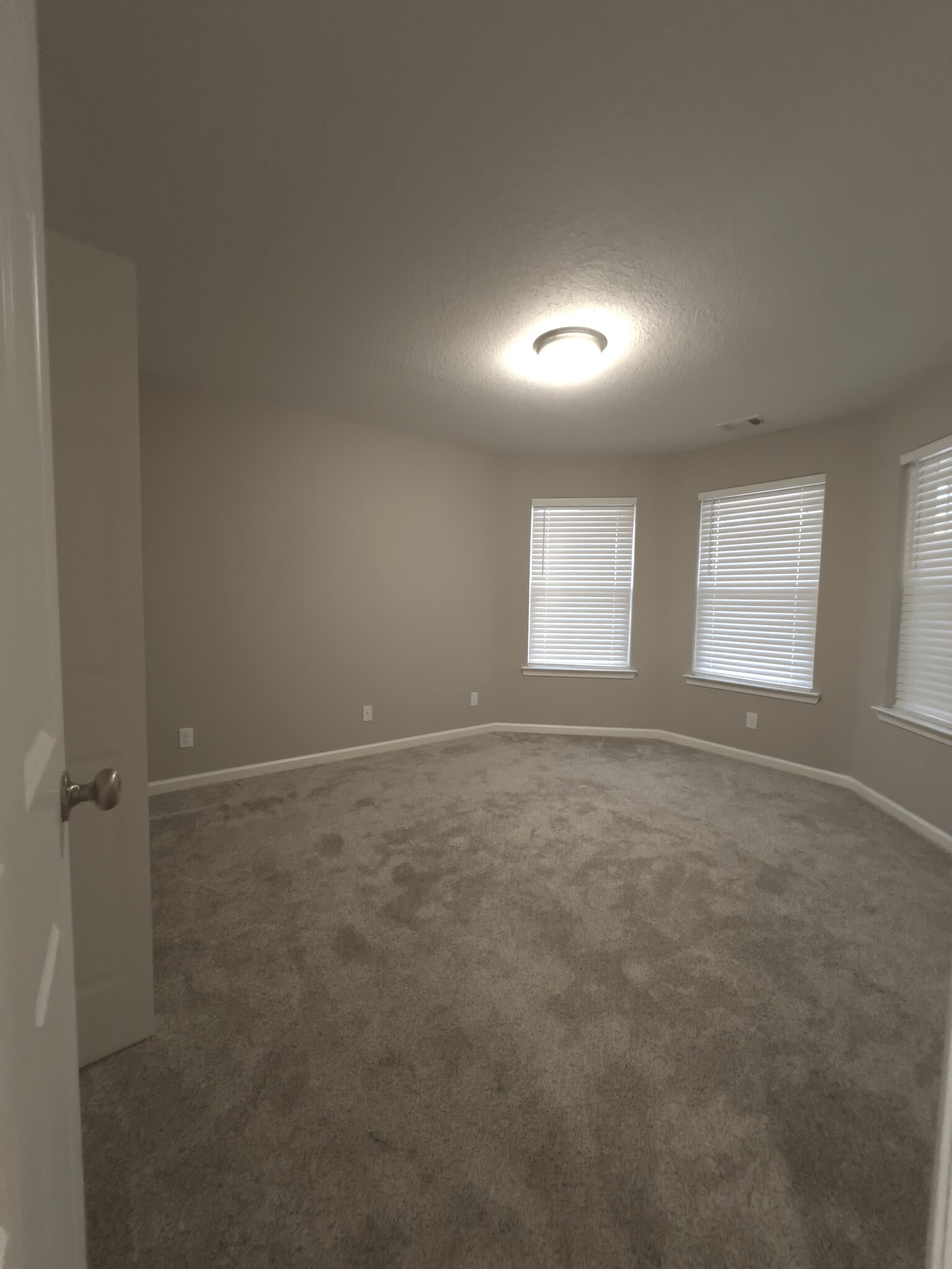 Building Photo - 21 Laurel Ln