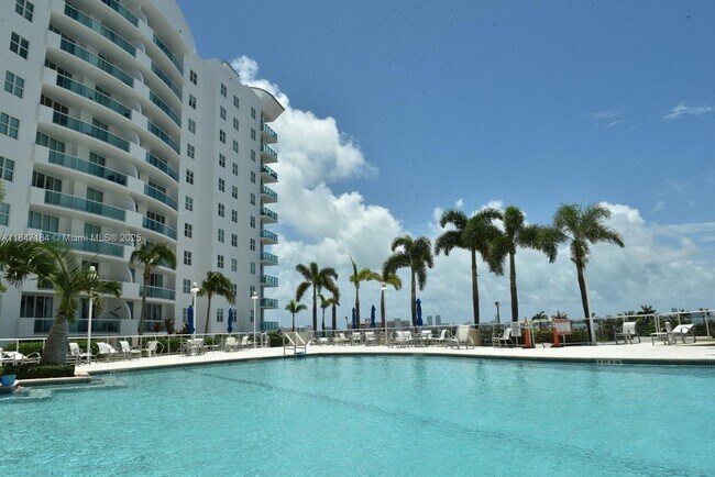 Building Photo - 7900 Harbor Island Dr
