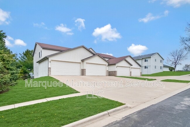 Building Photo - 213 Chateau Dr