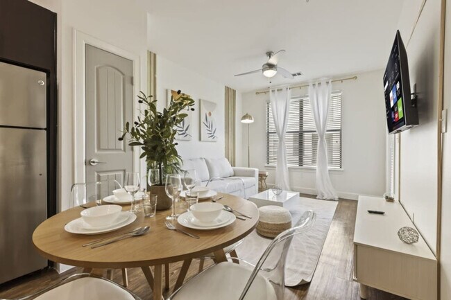 Building Photo - 5445 Town and Country Blvd