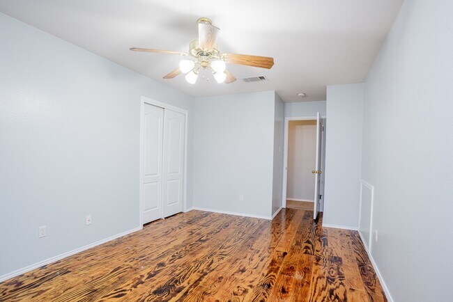 Building Photo - 115 Brazos Ln