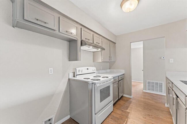 Building Photo - 5507 Lynngate Dr