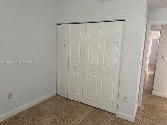 Building Photo - 2624 SW 188th Ave