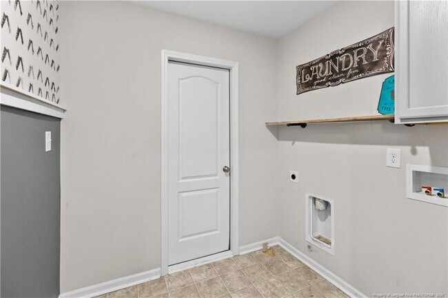 Building Photo - 120 Chatfield Dr.