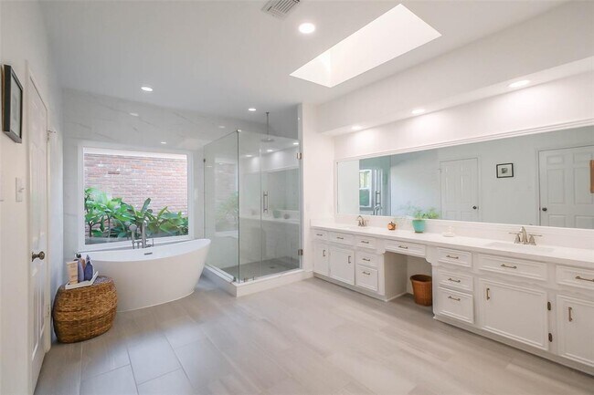 Building Photo - 1319 Hannington Dr