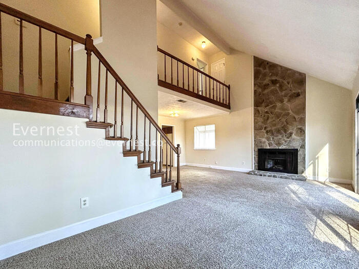 Building Photo - 1174 Ridgecrest Ln SE