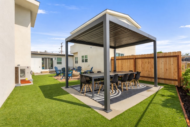 Building Photo - Brand new!