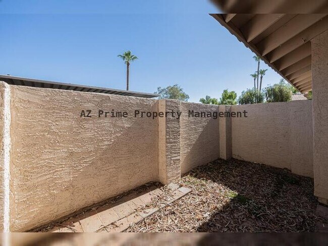 Building Photo - 2019 W Lemon Tree Pl
