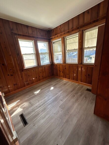 Building Photo - 3532 N Elston Ave