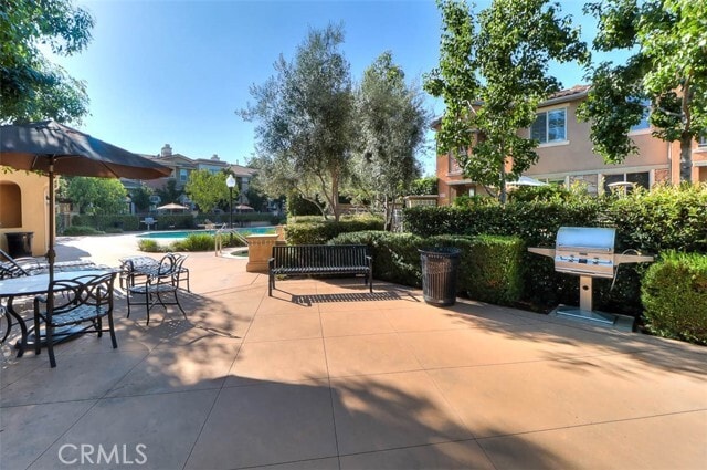 Building Photo - 754 W 1st St