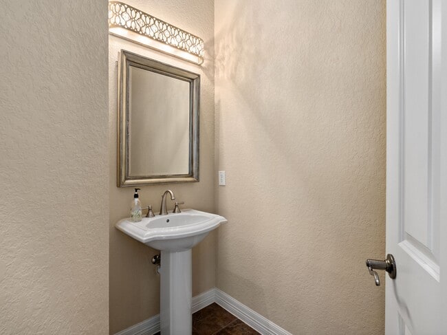 Building Photo - 16026 Huebner Bluff