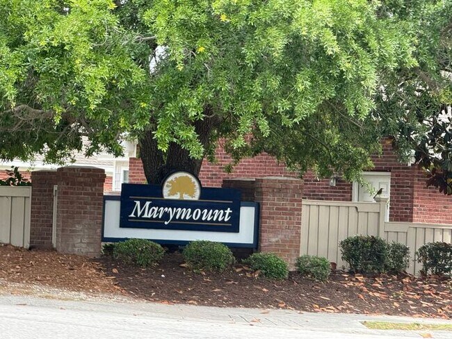 Building Photo - Marsh Oaks Marymount patio home with a one car garage Porter’s neck location
