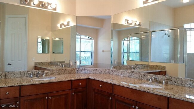 Building Photo - 10153 Avalon Lake Cir