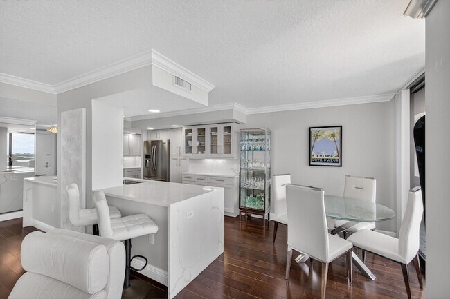 Building Photo - 4200 N Ocean Dr