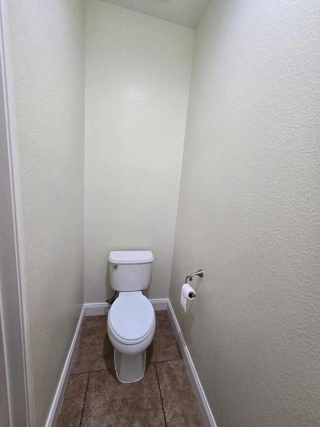 Building Photo - A Beautiful Single Story Townhouse! 3 Bed,...