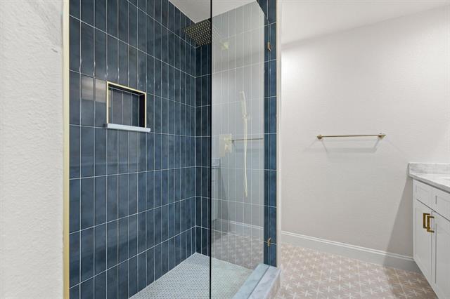 Building Photo - 3327 Carriage Cir