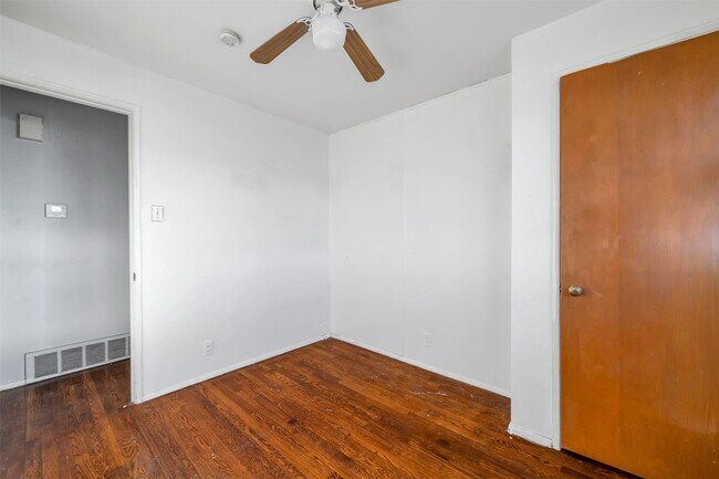 Building Photo - 9014 Ellison Dr