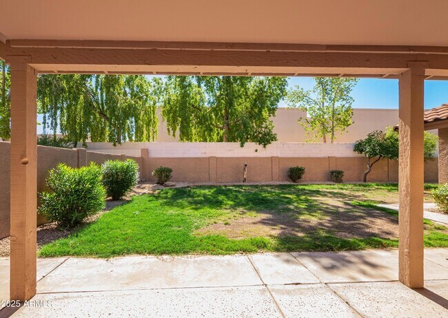 Building Photo - 1517 W Islandia Dr